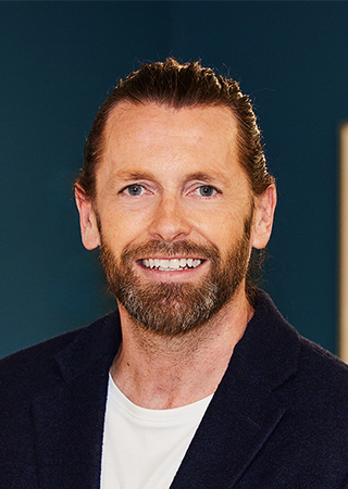 Peldon Rose headshot of Steve Taylor